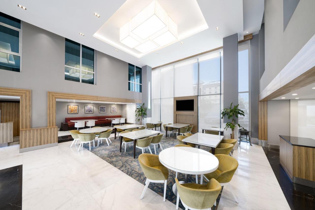 Sas Residence & Hotel, Dhahran - Formerly Radisson Blu อัลโคห์บาร์ ภายนอก รูปภาพ